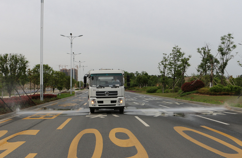 厂家直销东风天锦16立方大型高端洗扫车 多功能新型洗扫车价格示例图6